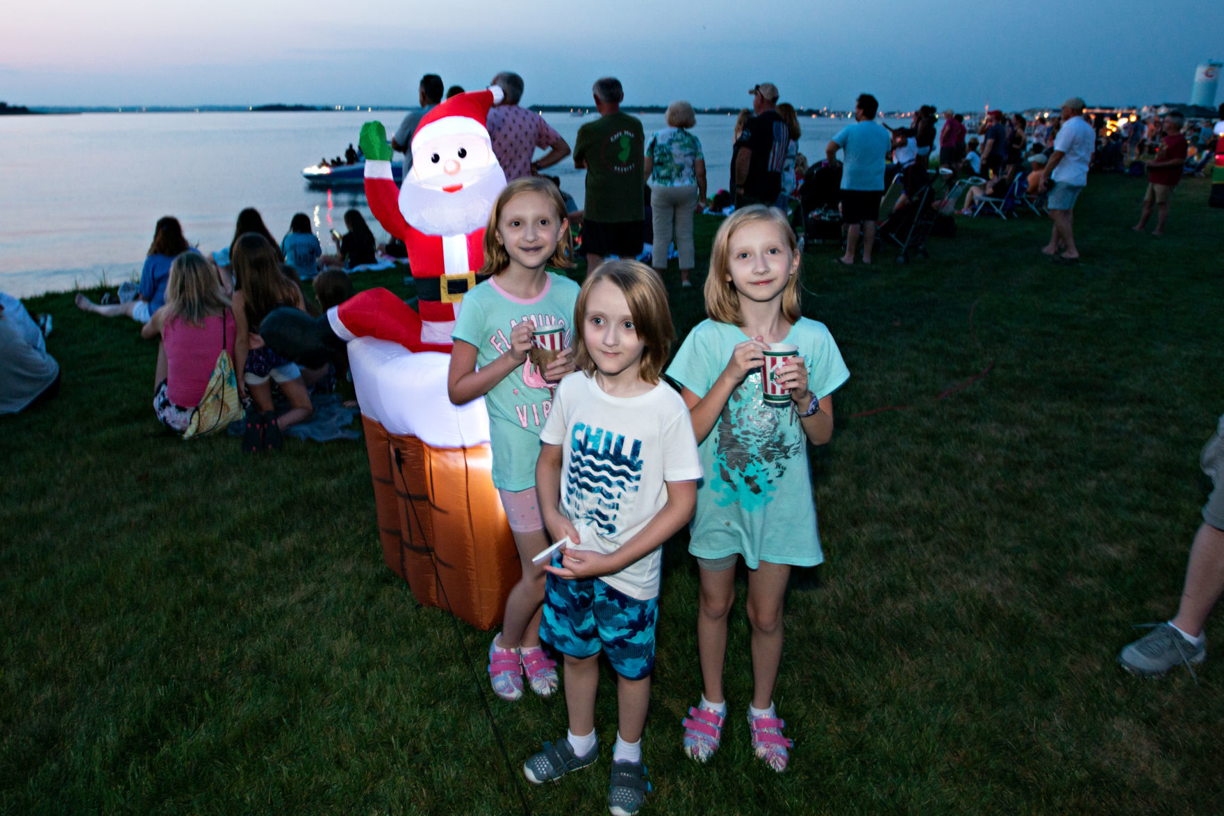 071919_nws_wildwoodxmasinjuly